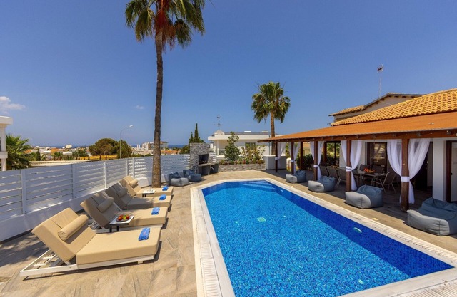 Villa de 5 dormitorios en Cape Greko