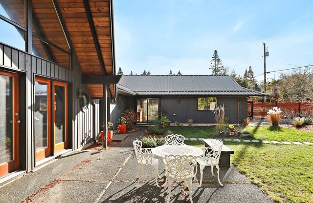 Welcome to our exquisite 2,600 sqft home, a stunning retreat.