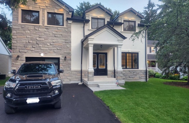 Welcome to our luxurious villa in the heart of downtown Newmarket!