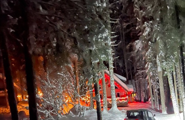 WELCOME TO OUR MOUNTAIN PARADISE in Pineloch Sun above Lake Cle Elum..