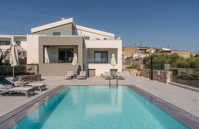Welcome to our new villa ''Green'' with its magnificent view and natural beauty!