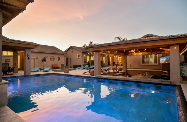 Welcome to Paradise | 7 Bed, 4 Bath