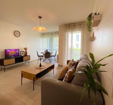 Welcome to Paris ! T3 super cosy, parking, terrasses, idéal 1-6 personnes, 8 min to Paris