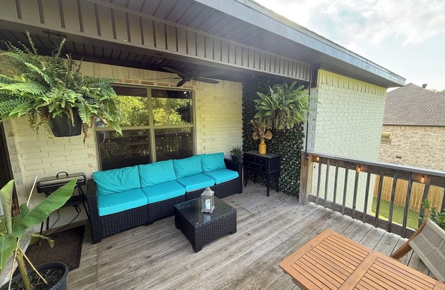 Welcome to Riverwood Retreat – Your Peaceful Hilltop Escape!