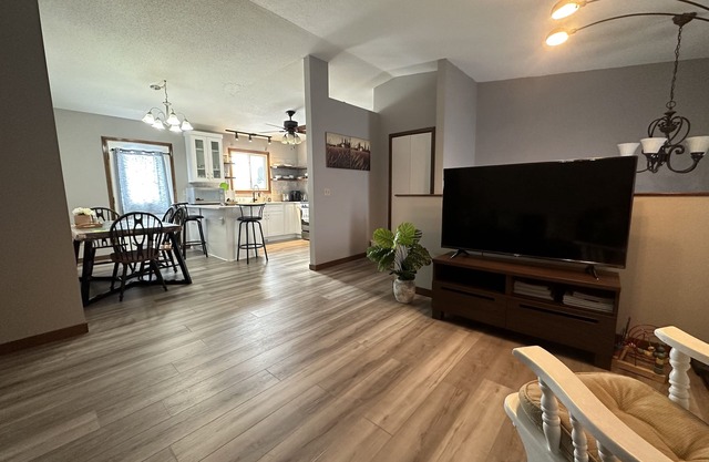 Dear Spring and Summer Lovers, Quickly Place Your Reservation Twin Cities Heart