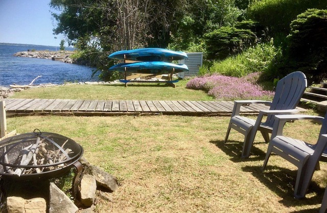 Welcome to Sunset View – Your Lakeside Retreat in Prince Edward County