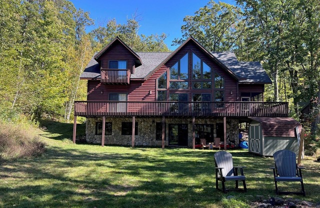 Welcome to The Bear’s Den Lodge-located on Osprey Lake