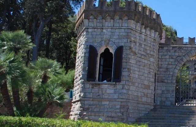 ¡Bienvenido al Castillo de Bellariva a un tiro de piedra del mar!
