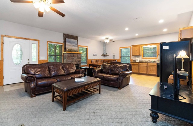 Great Mountain View 3BR / 3BA Cabina (421c)