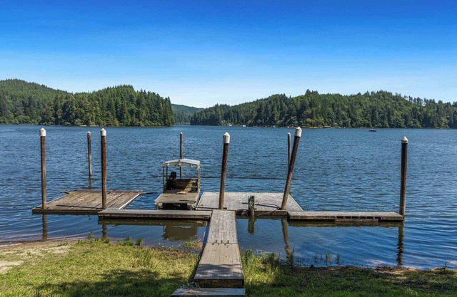 #StayInMyDistrict Ten Mile Lake View Retreat!