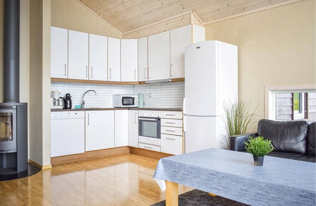 Alojamiento de 5 habitaciones en Nedstrand