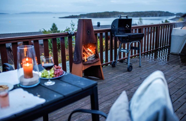 Alojamiento de 5 habitaciones en Nedstrand