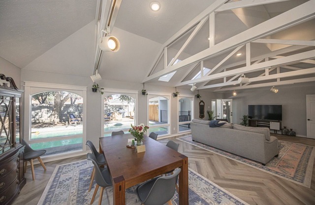 Welcome to Twin Oaks Oasis