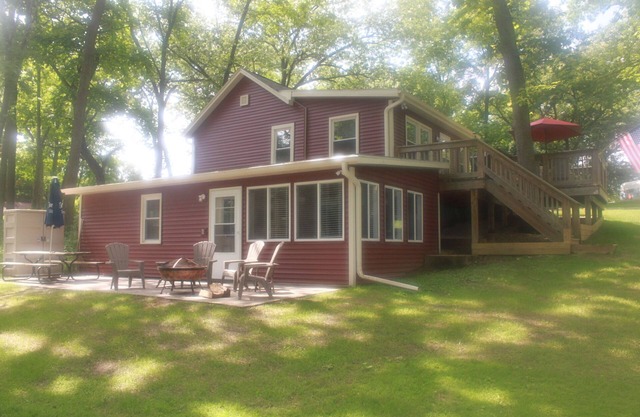 Bienvenido a su hogar lejos de casa. Bienvenido a Cambridge Lake House.