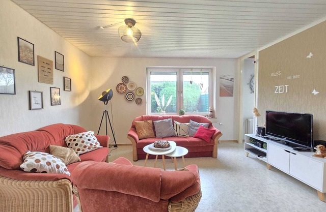 Welcome to your modern vacation bungalow Lütte Uttied in idyllic Berumbur