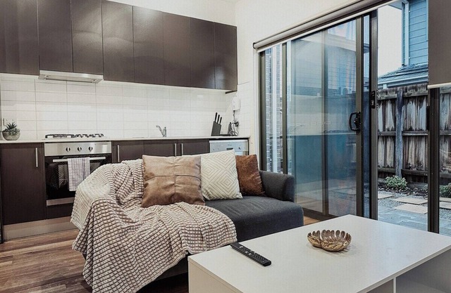 Welcome to your peaceful apartment in Glenroy