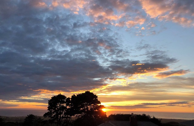 Welcoming 2-bedroom condo with WiFi in Gold Beach