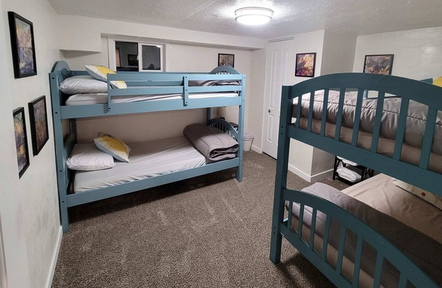 Welcoming 3 Bed 2 Bath Home - Pets Welcome!