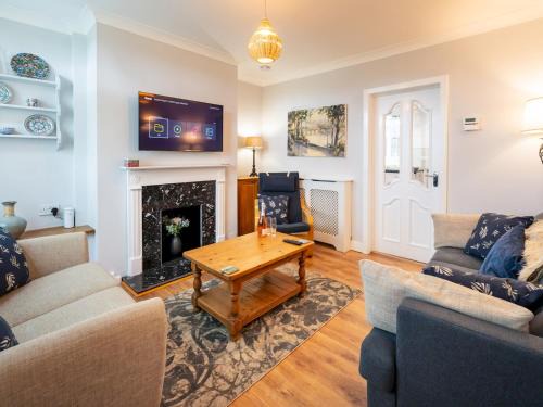 Welcoming 3-bed home close to Shrewsbury centre Pass the Keys