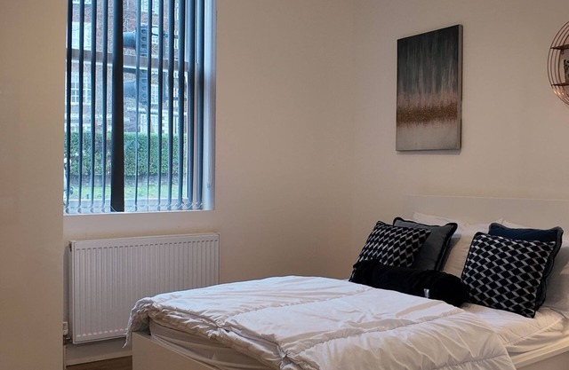 Welcoming 4-bedroom apartment with WiFi in vibrant London