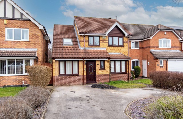 Welcoming 5-bedroom house in Nuthall