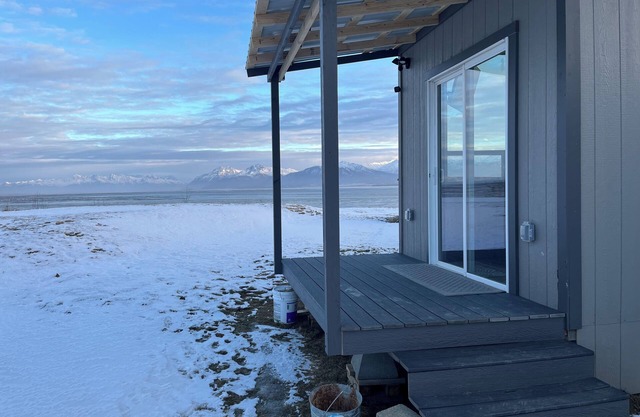 Welcoming cabin with WiFi in charming Wasilla with amazing views.