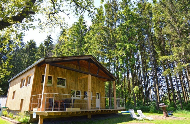 Casa de campo acogedora en el bosque en Hatrival