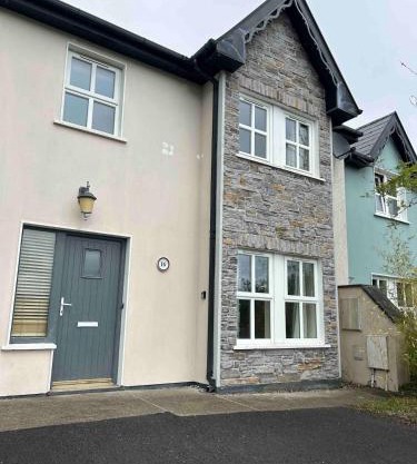 Welcoming Home in Lovely Kenmare