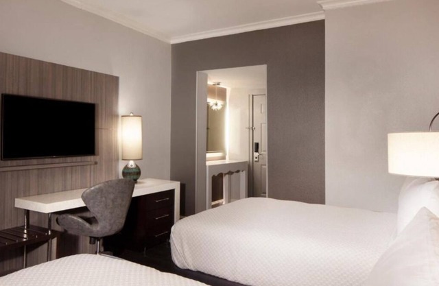 Welcoming Room with Cozy Design & Comfort, Ideal for Relaxing Evenings, 2 Units