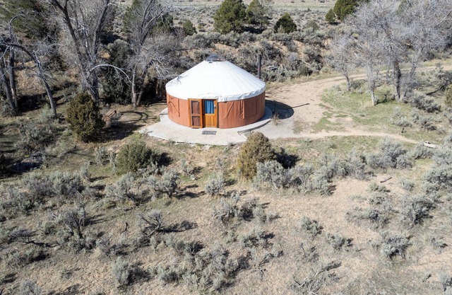 Welcoming Yurt in Panguitch with stunning views