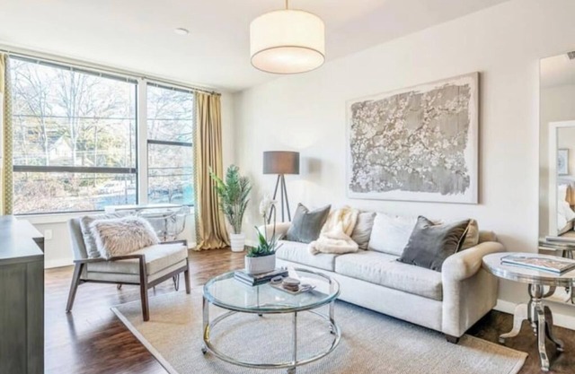 Well appointed apartment w/full gym & gated parking in the heart of Inman Park!