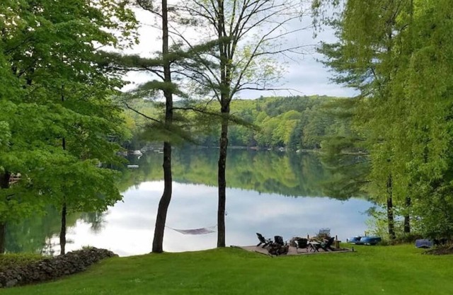 Well Appointed Lakehouse - Family fun