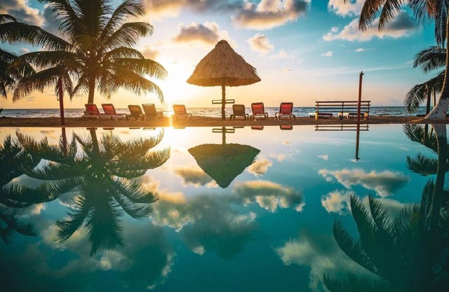Well-Appointed Room w/ Private Balcony & Beautiful Beach Views