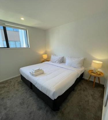 Well-furnished Auckland Stunner