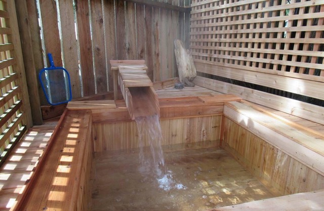 Well Located Country Cottage with Japanse Hot Tub