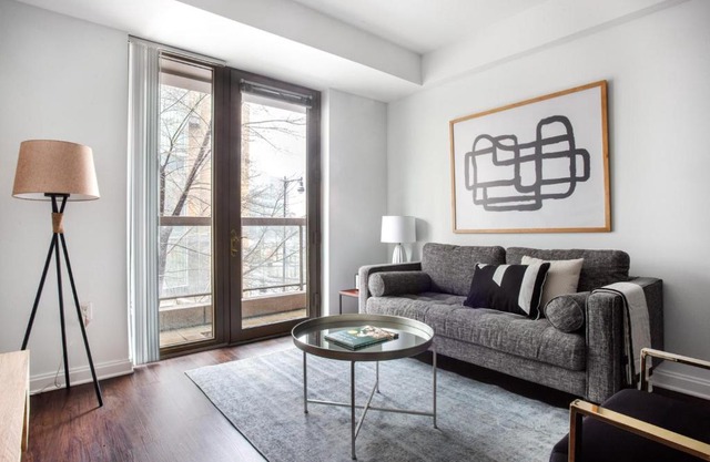 Well-located Kendall Sq 1BR w courtyard BOS-388