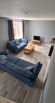 Well presented 3 Bed House- 9 Guests - Great for Leisure stays or Contractors -NG8 postcode