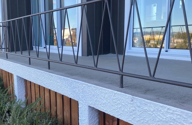 Well presented home away from home. Close to all that Tauranga offers.