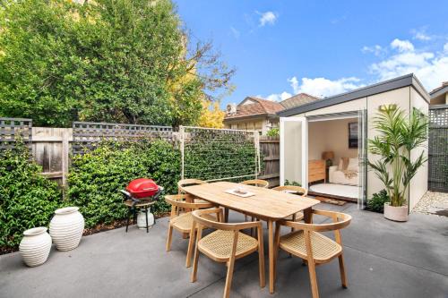 Wellness Escape- 1 Bed Home with Studio & Sauna