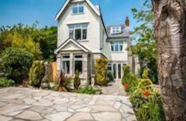 Wessex - a fully managed saturday that sleeps 10 guests in 5 bedrooms