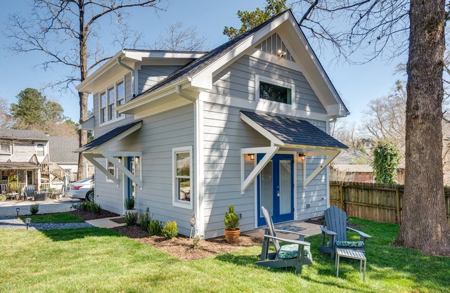 West Atlanta Craftsman Studio with Front Yard!