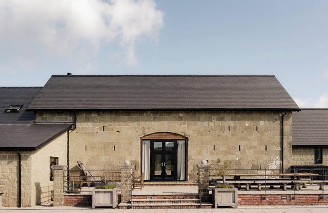 Luxury Barn Conversion in South Wiltshire - Sleeps 18