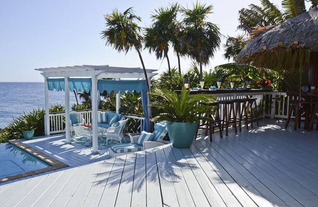 West Bay, Villa frente al mar con piscina infinita