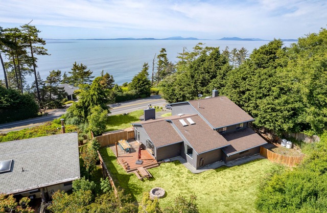 West Beach Lookout by AvantStay | Walk to Beach