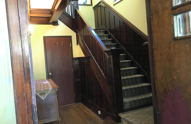 West Broadway guesthouse
