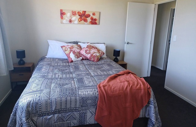 West Coast Wonderland 4kms from Glinks Gully Dargaville.Modern home with views.