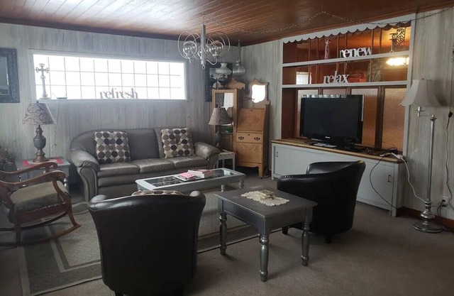 West End Stay & Play: Back Unit