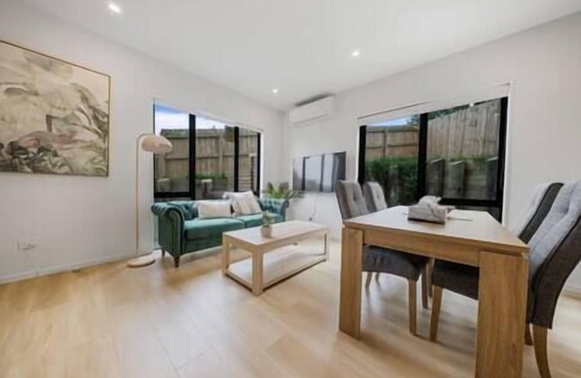 West Harbour Oasis Modern 4-Bedroom Retreat Unit E