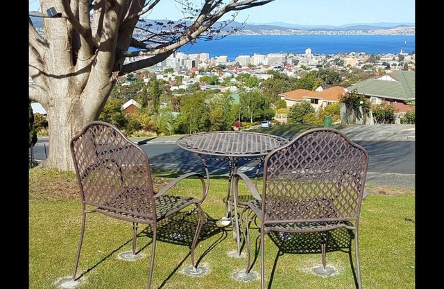 West Hobart self contained 2 bedroom studio walk to town
