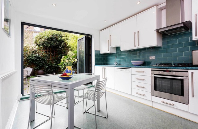 Casa de 3 dormitorios en un área hogareña del oeste de Londres. 20 minutos de viaje a Kensington (Veeve)